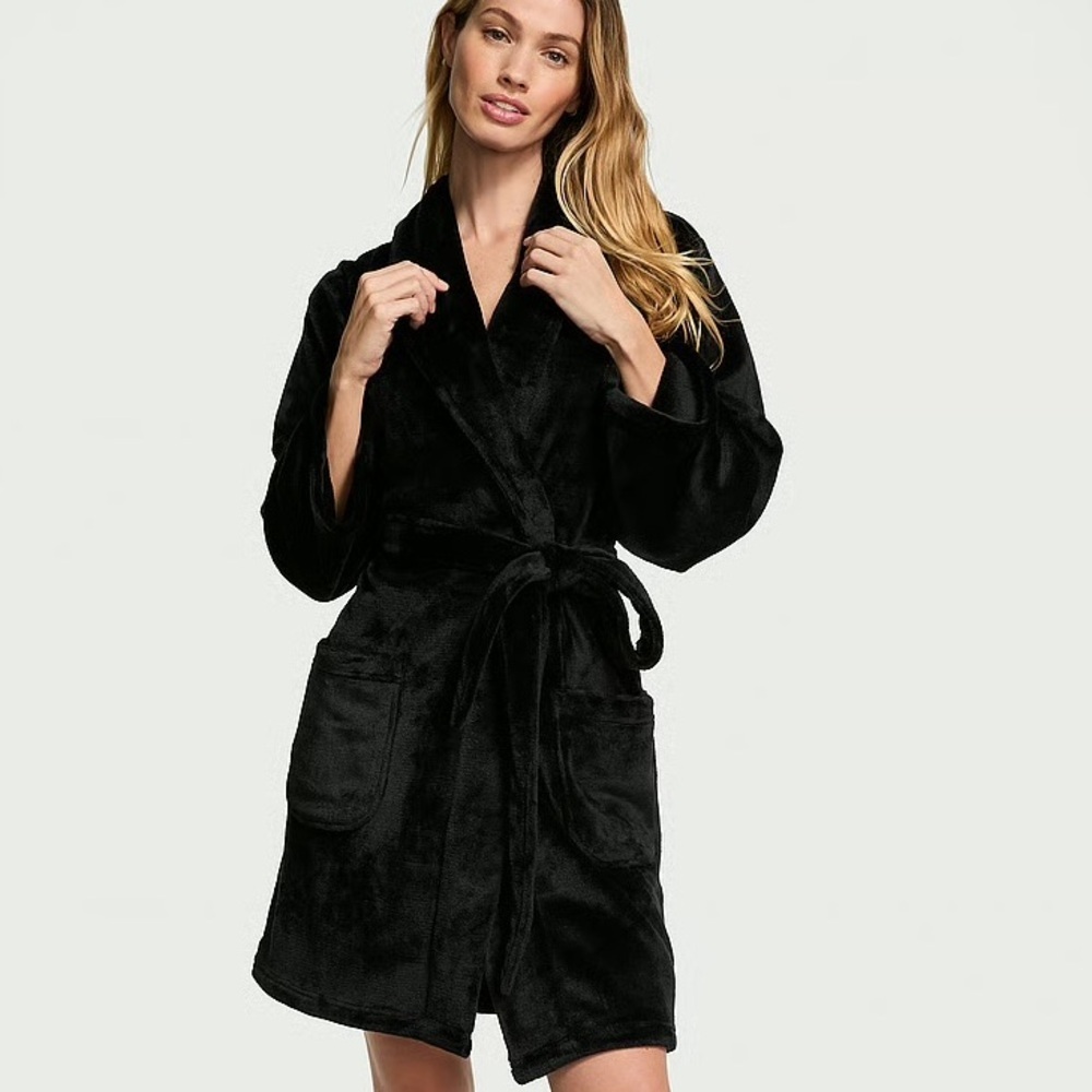 Victoria's Secret NWT Charcoal Plush Robe - Picture 2 of 5